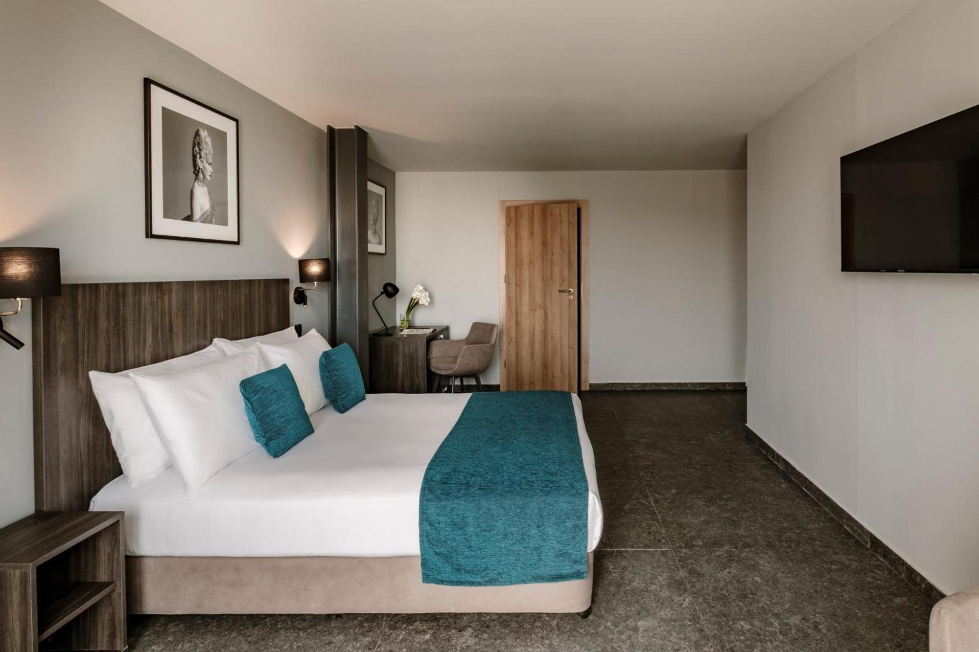 Spinola Hotel Saint Julian's Exterior photo
